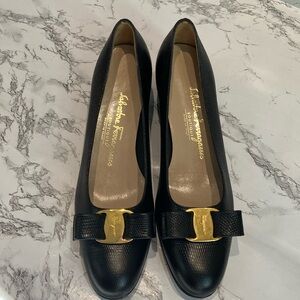 SALVATORE FERRAGAMO classic shoes